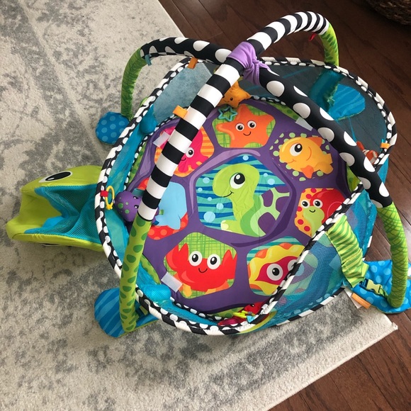 turtle playmat with balls